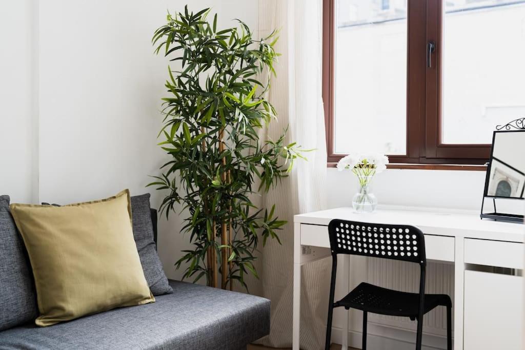 City Center - 3 Rooms - New Building - Private Parking Place - Garage Wrocław Exterior foto