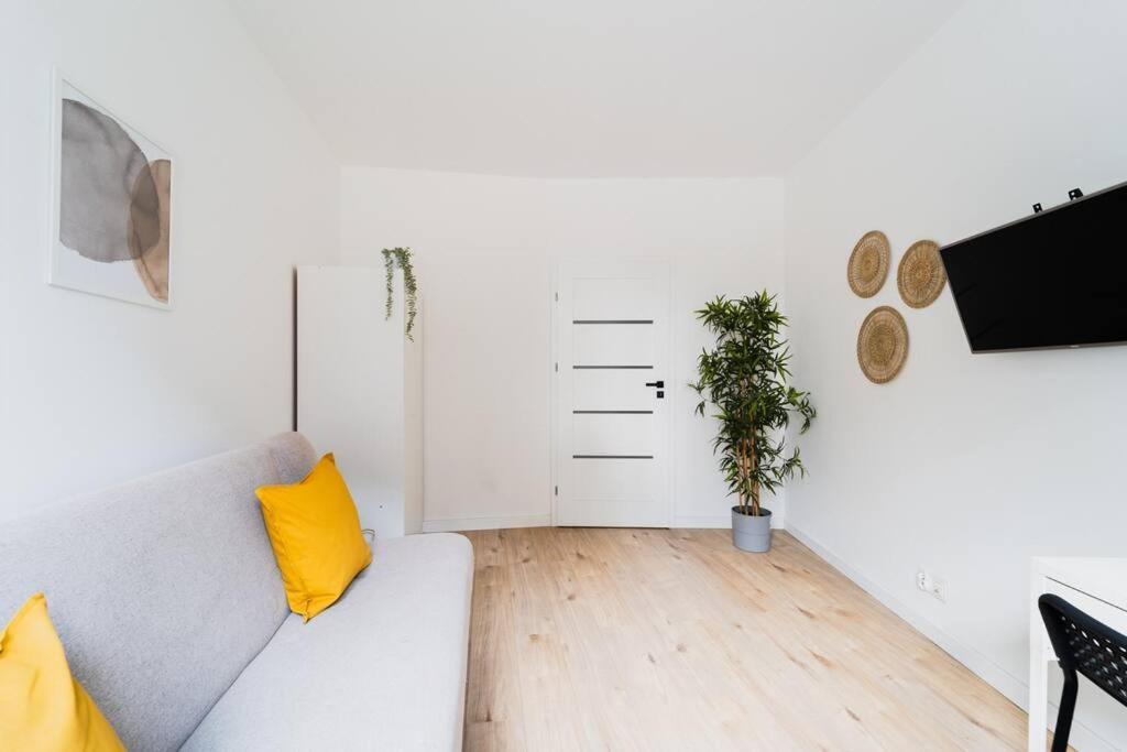 City Center - 3 Rooms - New Building - Private Parking Place - Garage Wrocław Exterior foto